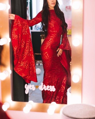 Платье в пол красного цвета с красным пайеточным узором с расклешенными рукавами - Yes Dress